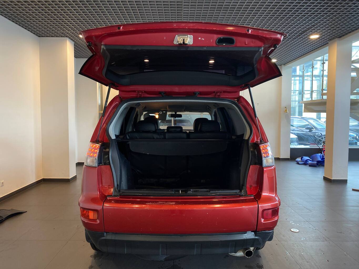 MITSUBISHI OUTLANDER