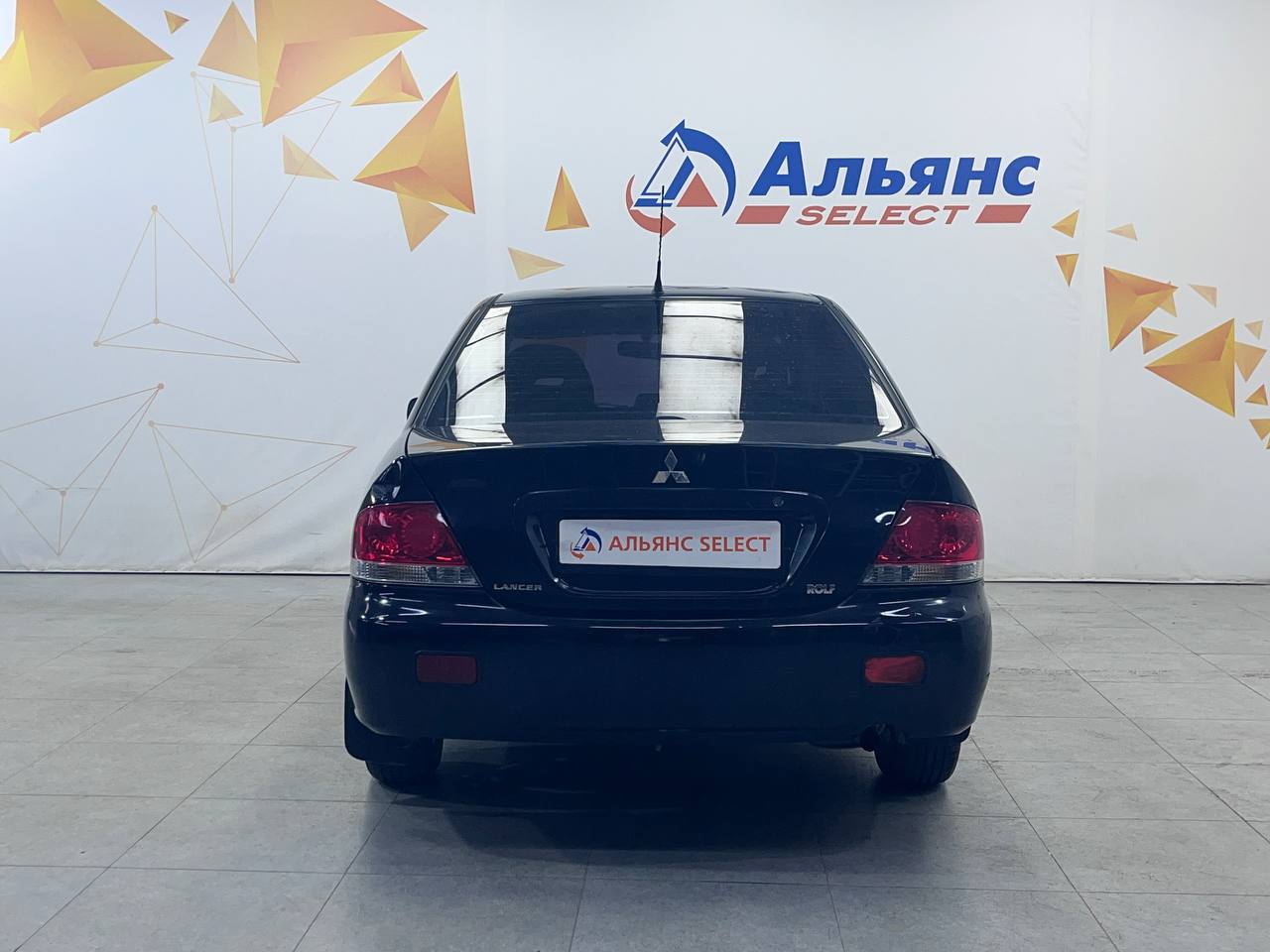 MITSUBISHI LANCER