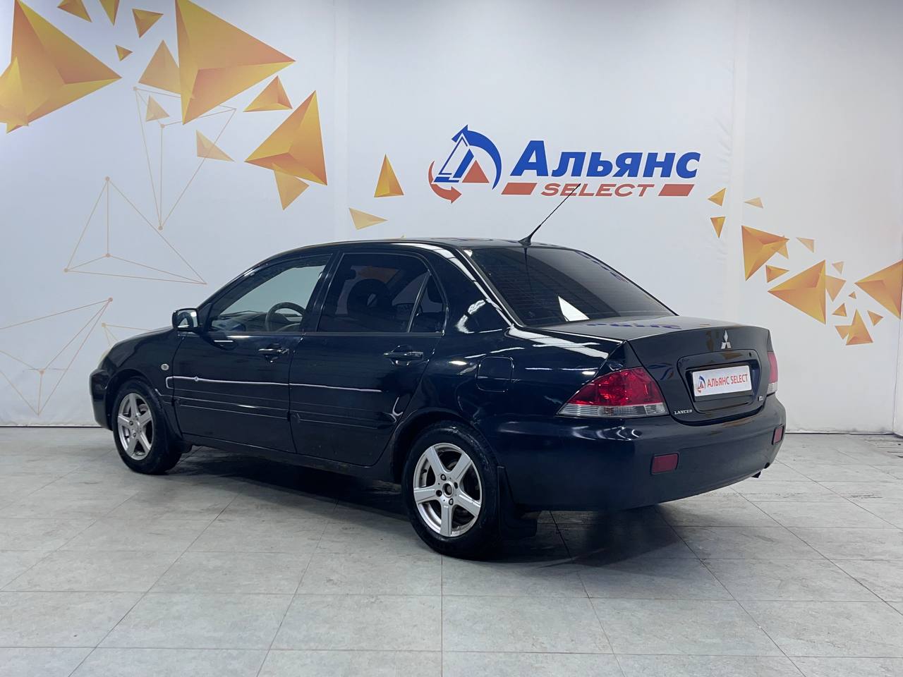 MITSUBISHI LANCER