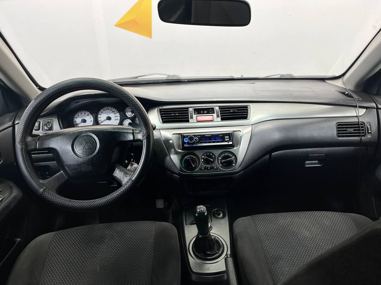 MITSUBISHI LANCER