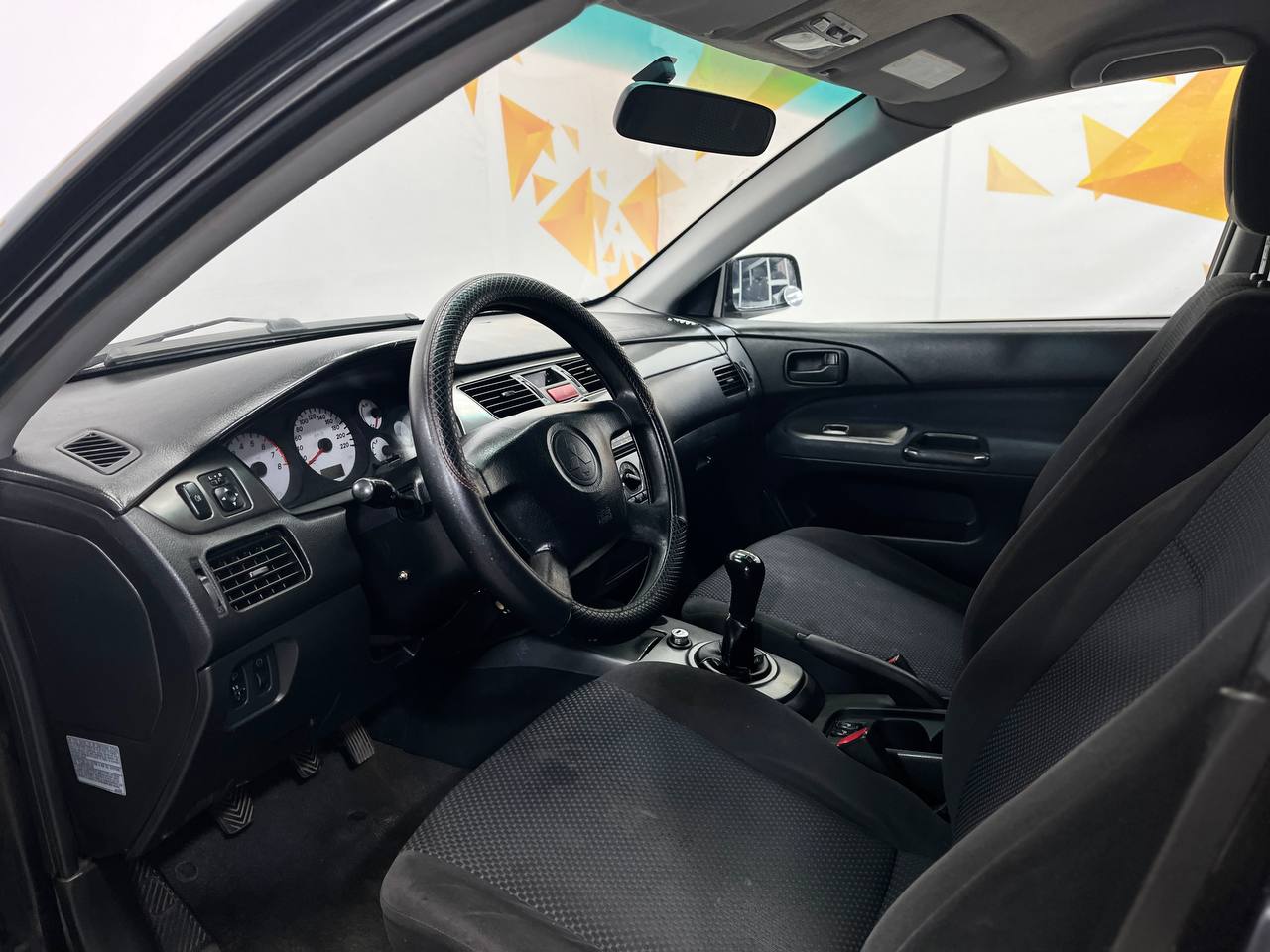 MITSUBISHI LANCER