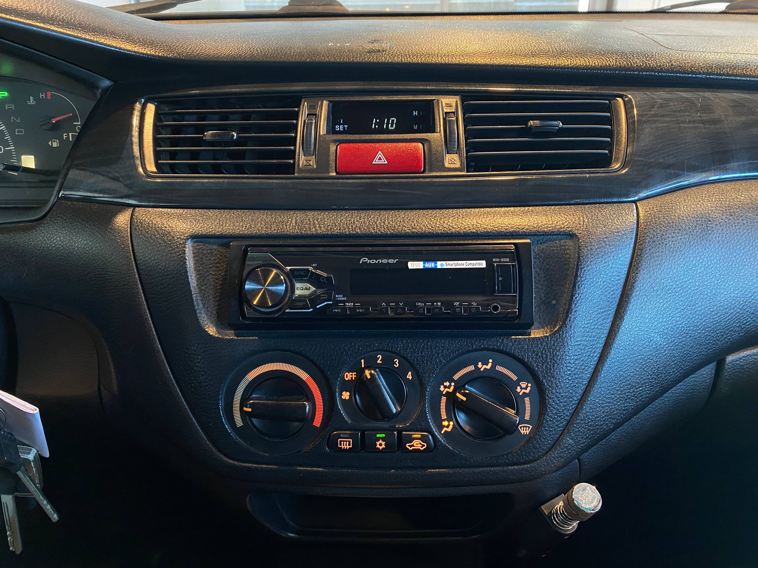MITSUBISHI LANCER