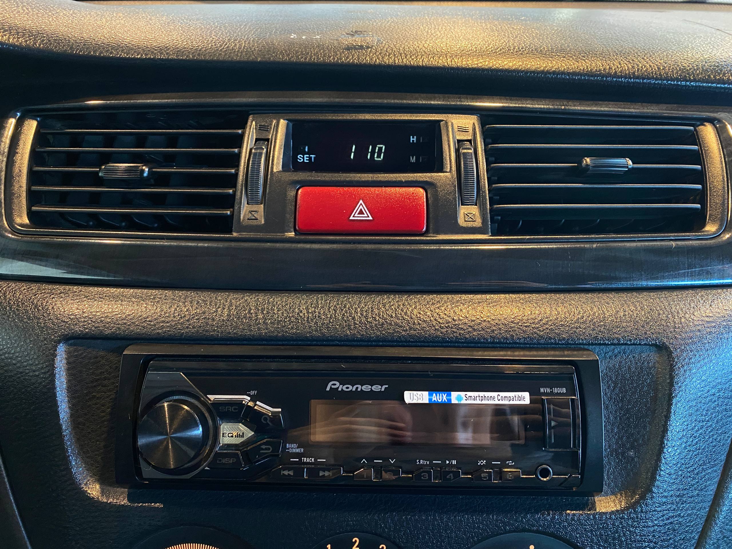 MITSUBISHI LANCER