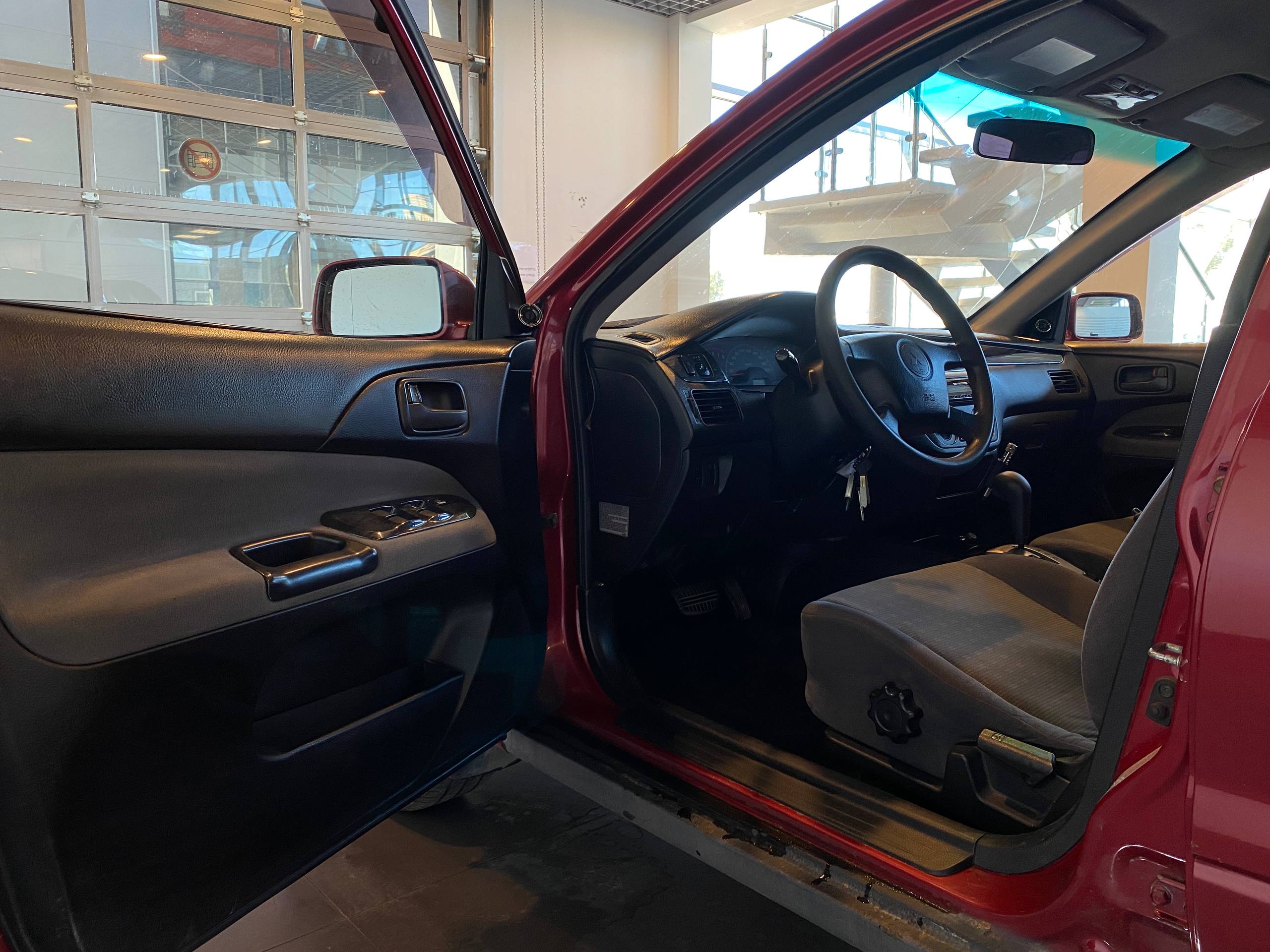 MITSUBISHI LANCER