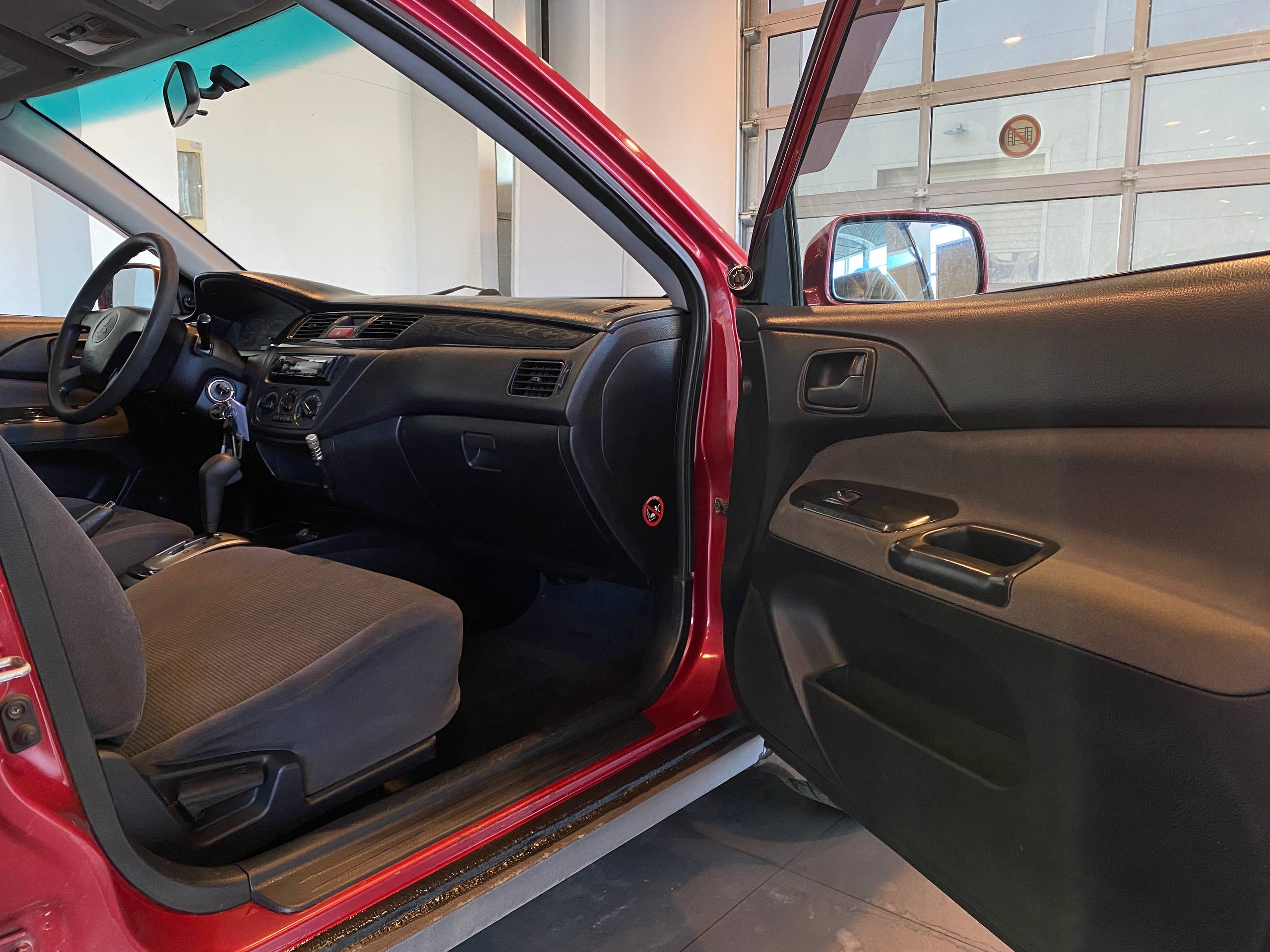 MITSUBISHI LANCER