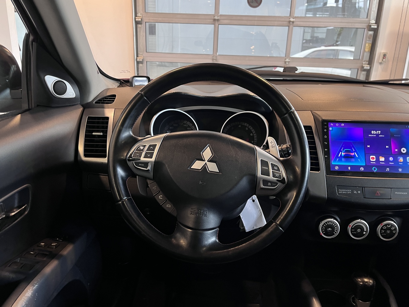 MITSUBISHI OUTLANDER