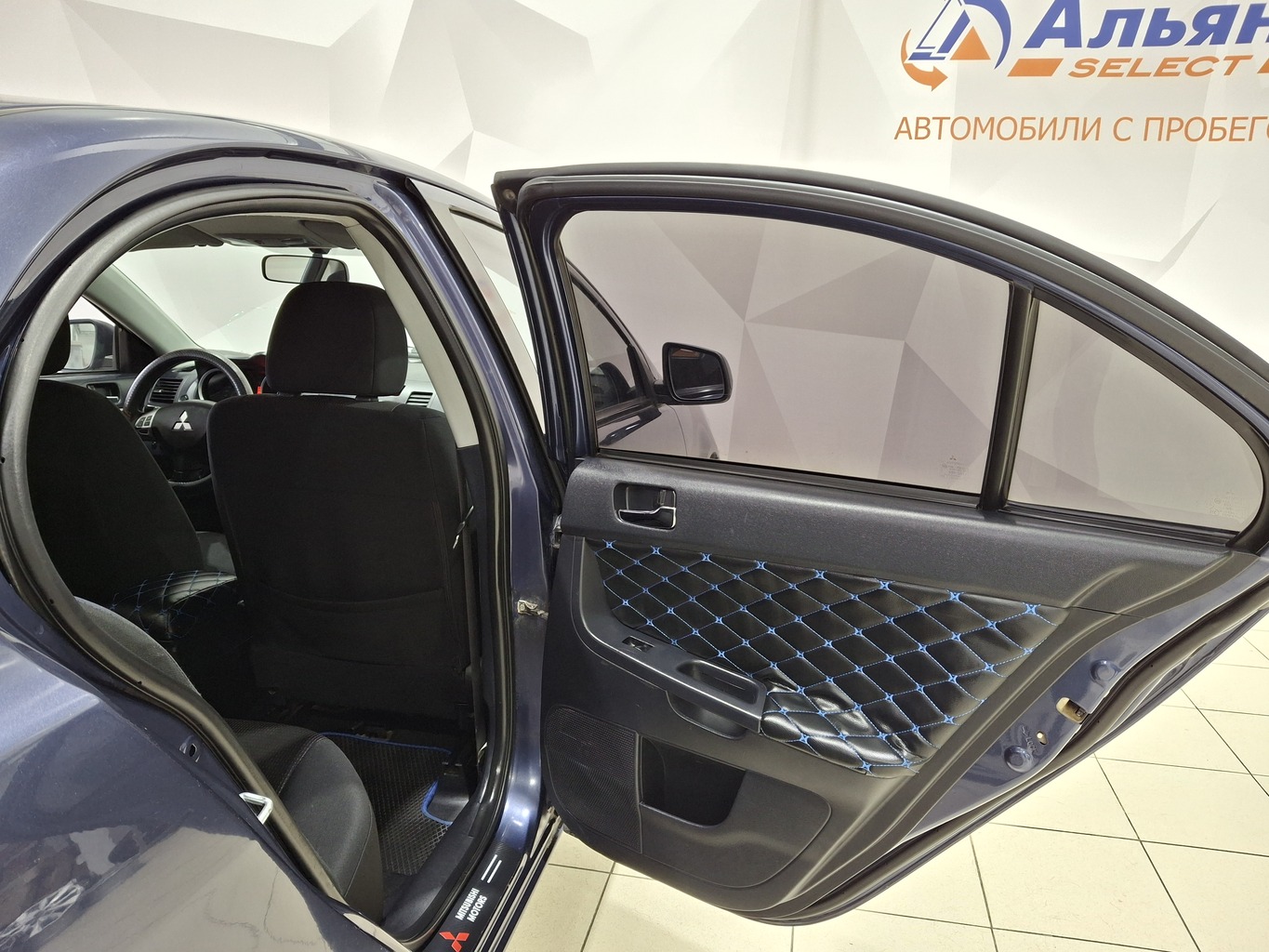 MITSUBISHI LANCER