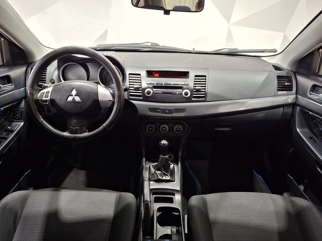 MITSUBISHI LANCER