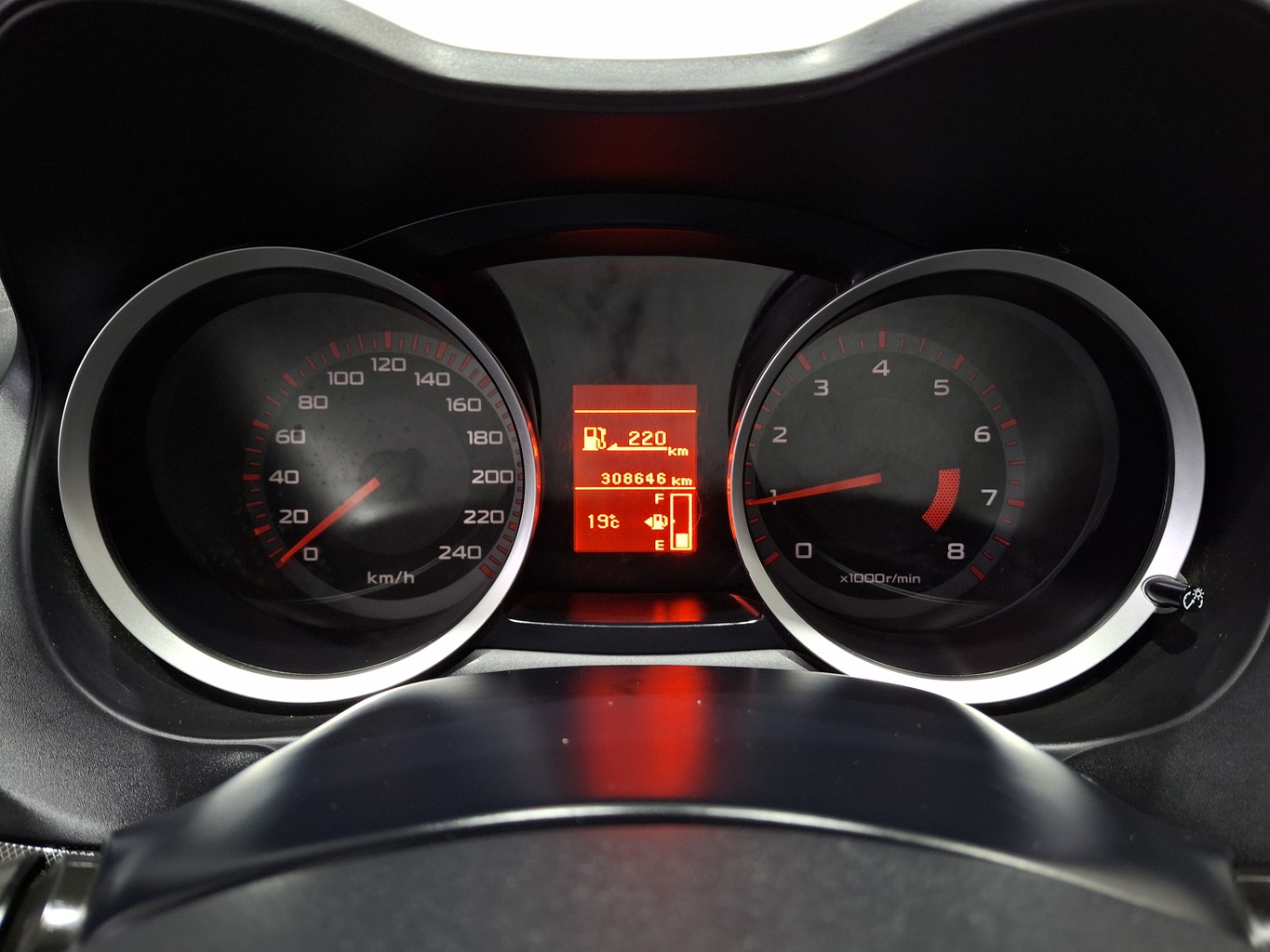 MITSUBISHI LANCER