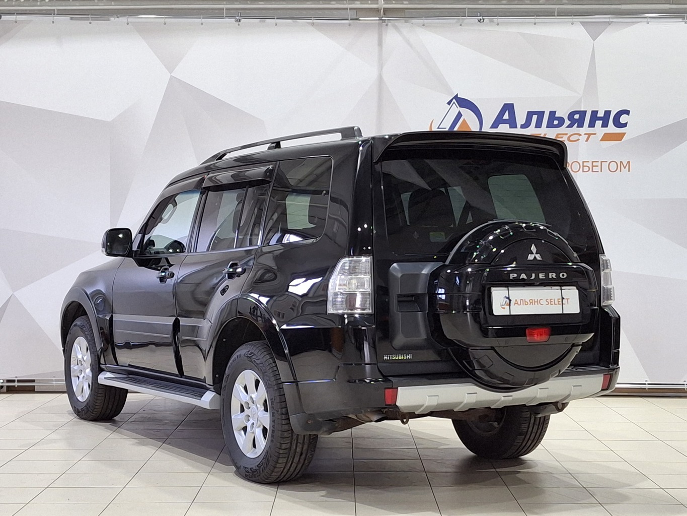 MITSUBISHI PAJERO