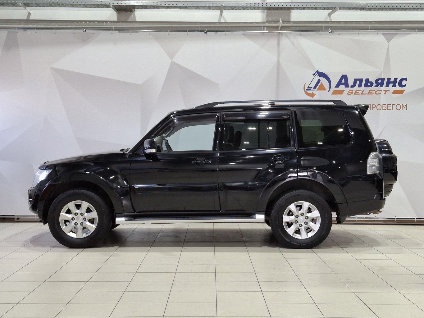 MITSUBISHI PAJERO