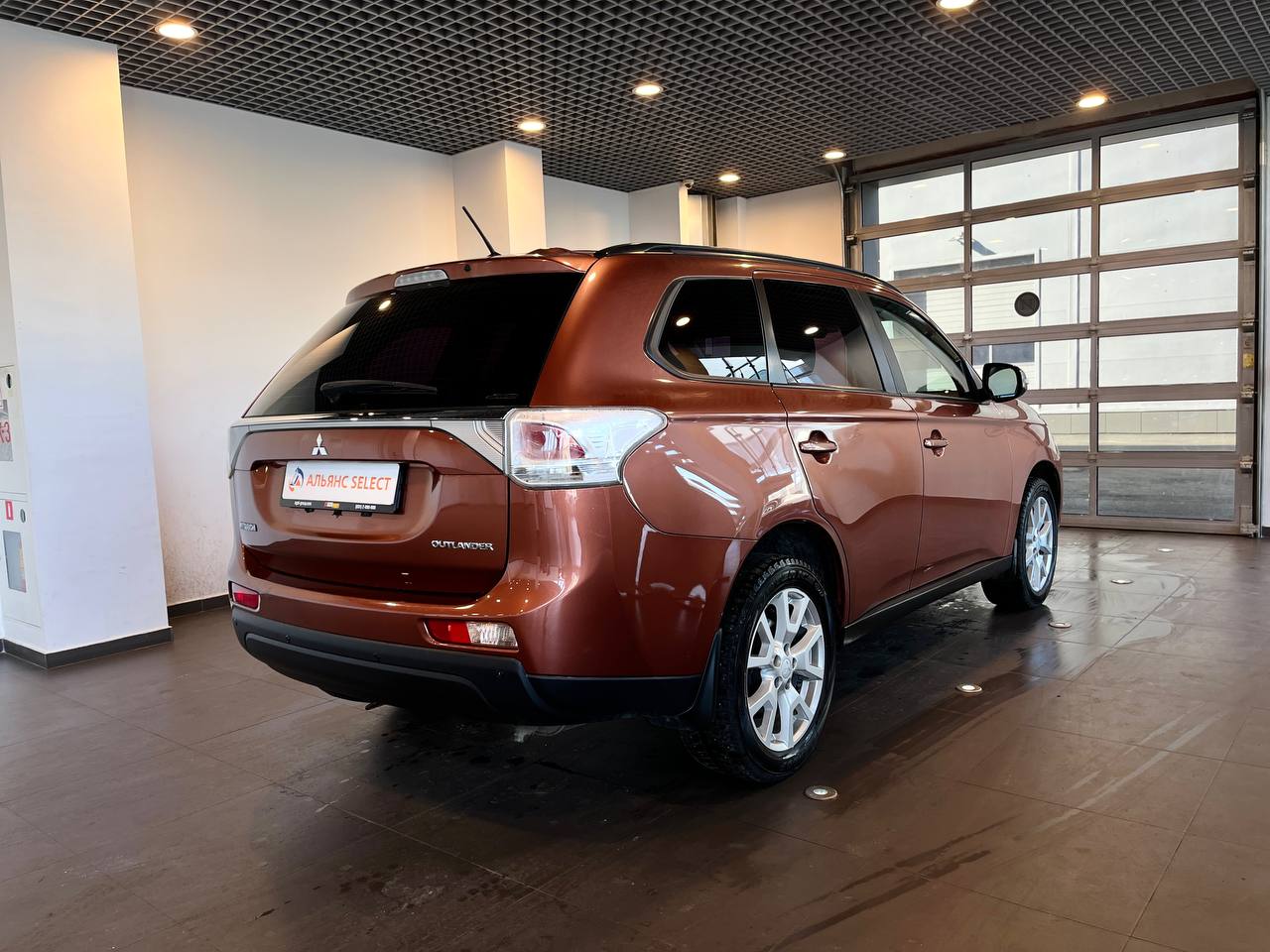 MITSUBISHI OUTLANDER