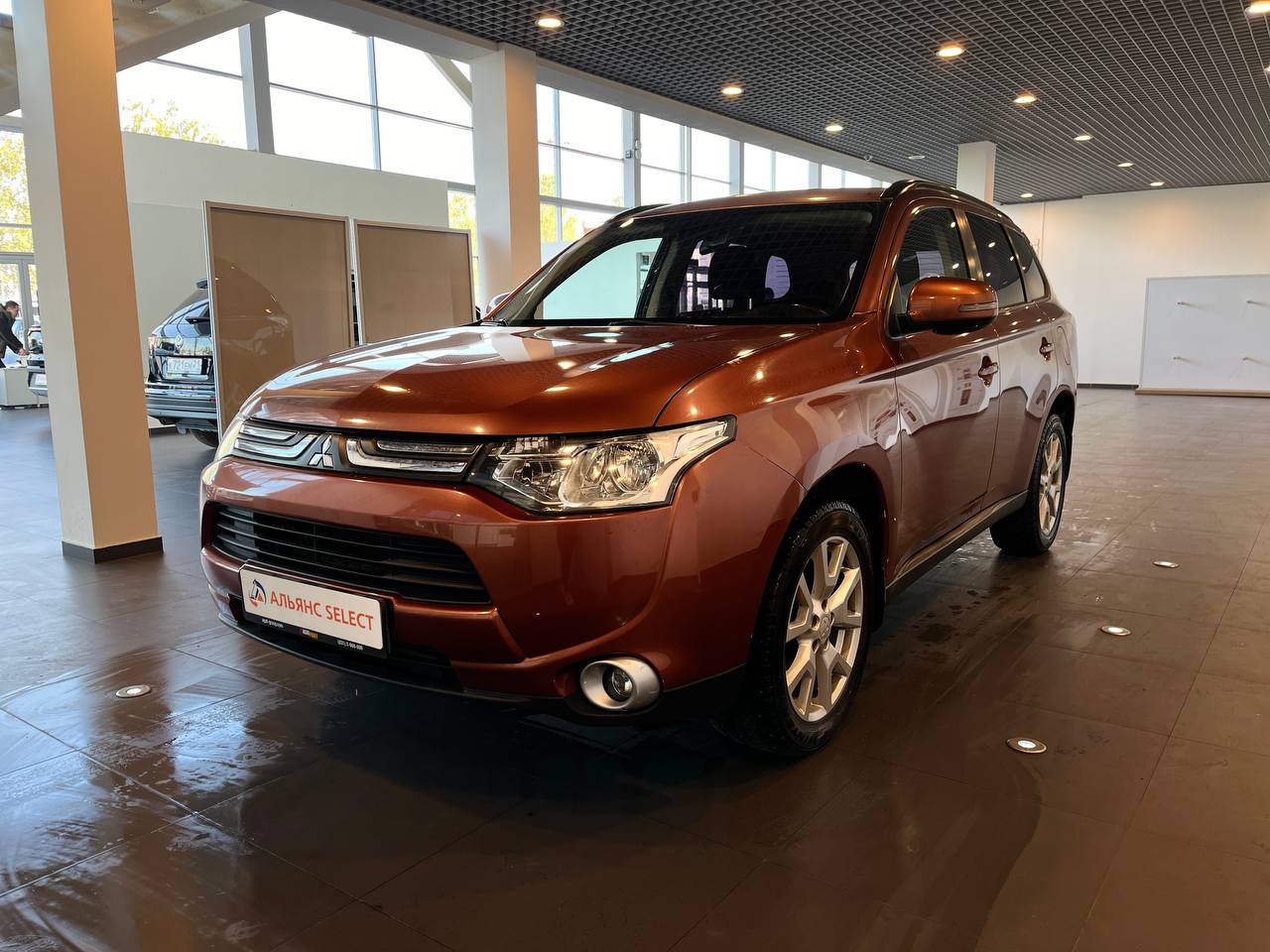MITSUBISHI OUTLANDER