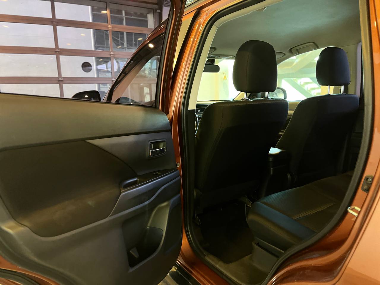 MITSUBISHI OUTLANDER