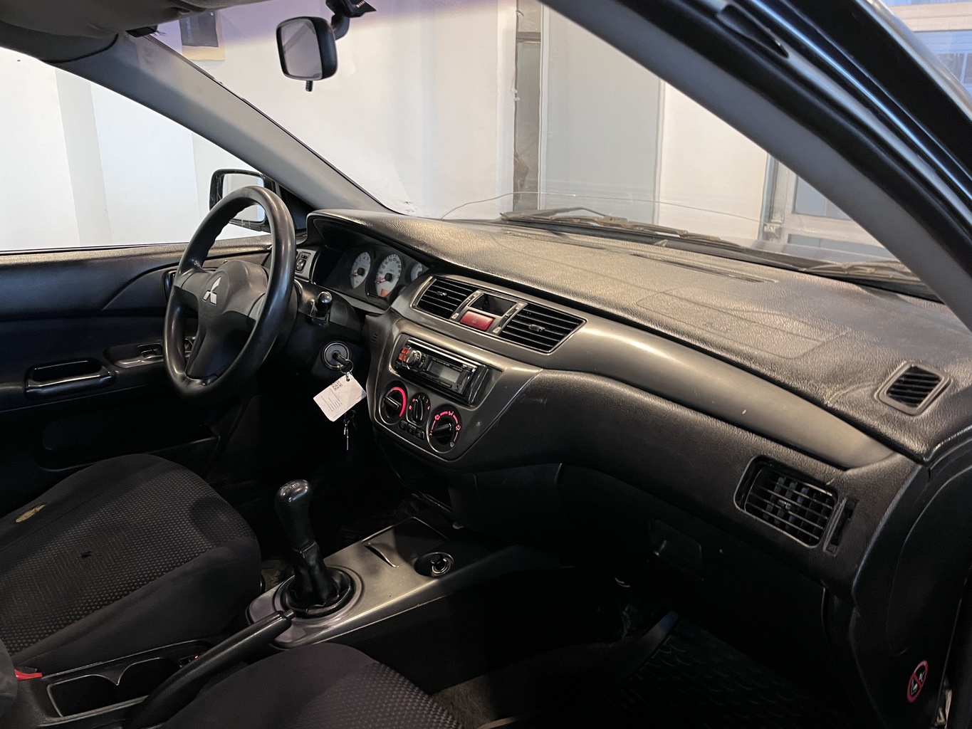 MITSUBISHI LANCER