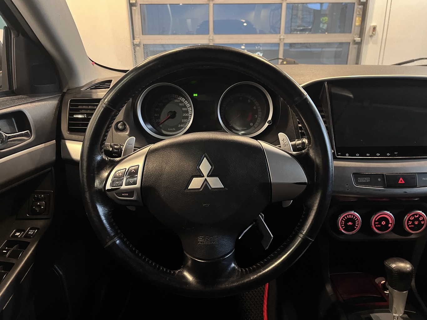 MITSUBISHI LANCER