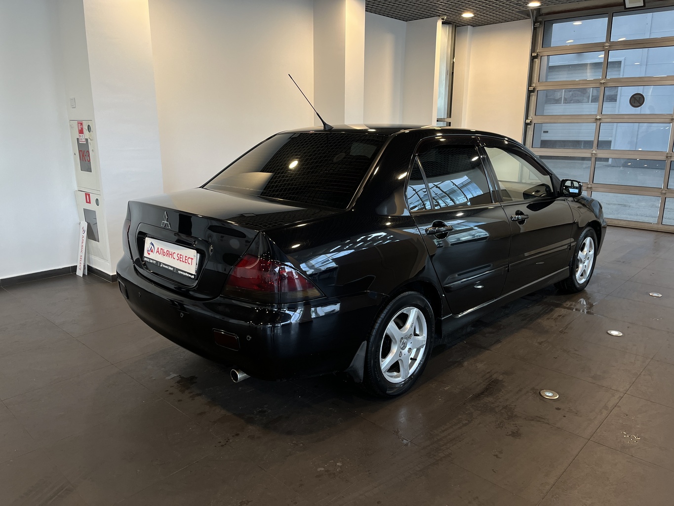MITSUBISHI LANCER