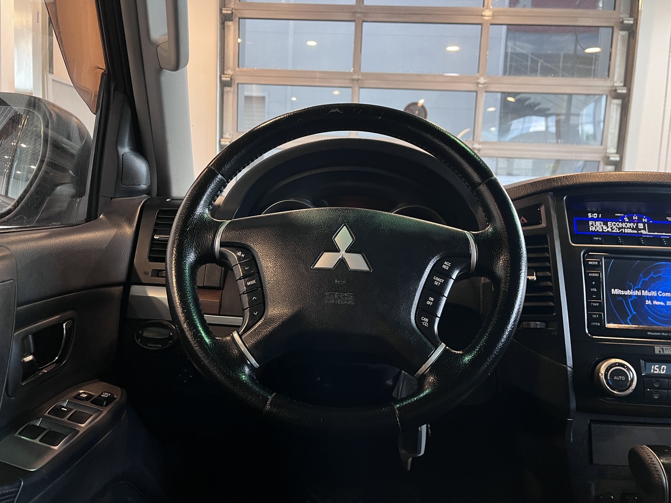 MITSUBISHI PAJERO