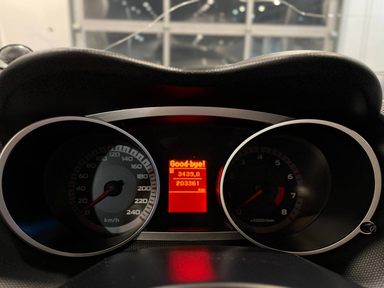 MITSUBISHI OUTLANDER