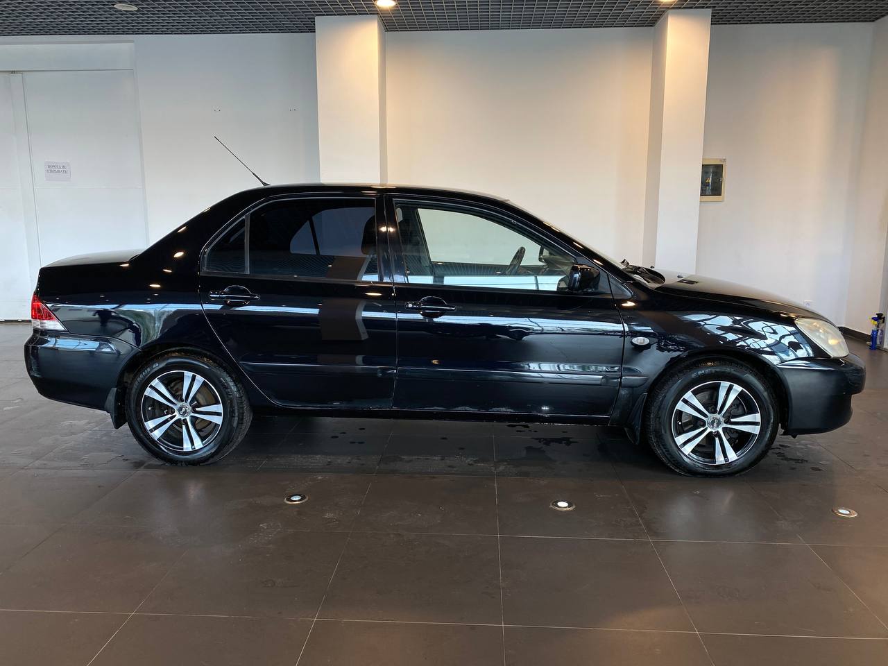 MITSUBISHI LANCER 1.6