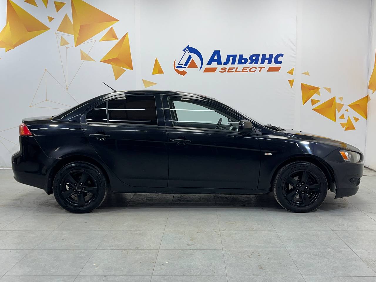 MITSUBISHI LANCER