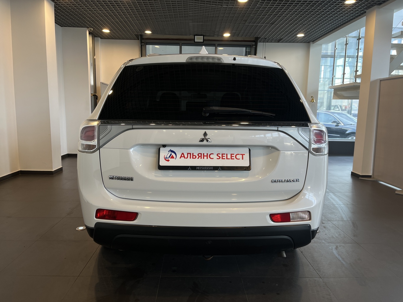 MITSUBISHI OUTLANDER