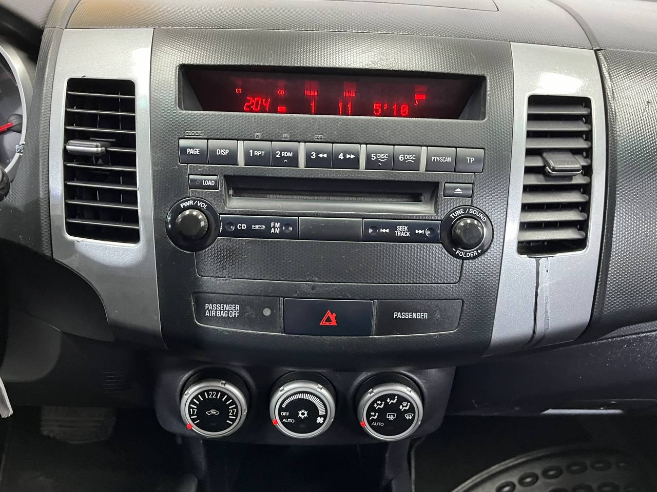 MITSUBISHI OUTLANDER