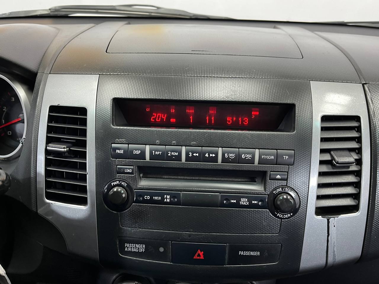 MITSUBISHI OUTLANDER