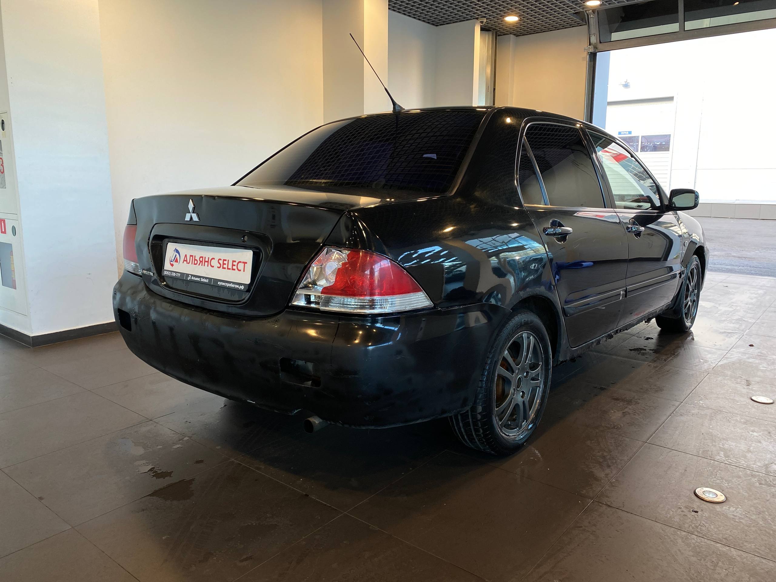 MITSUBISHI LANCER