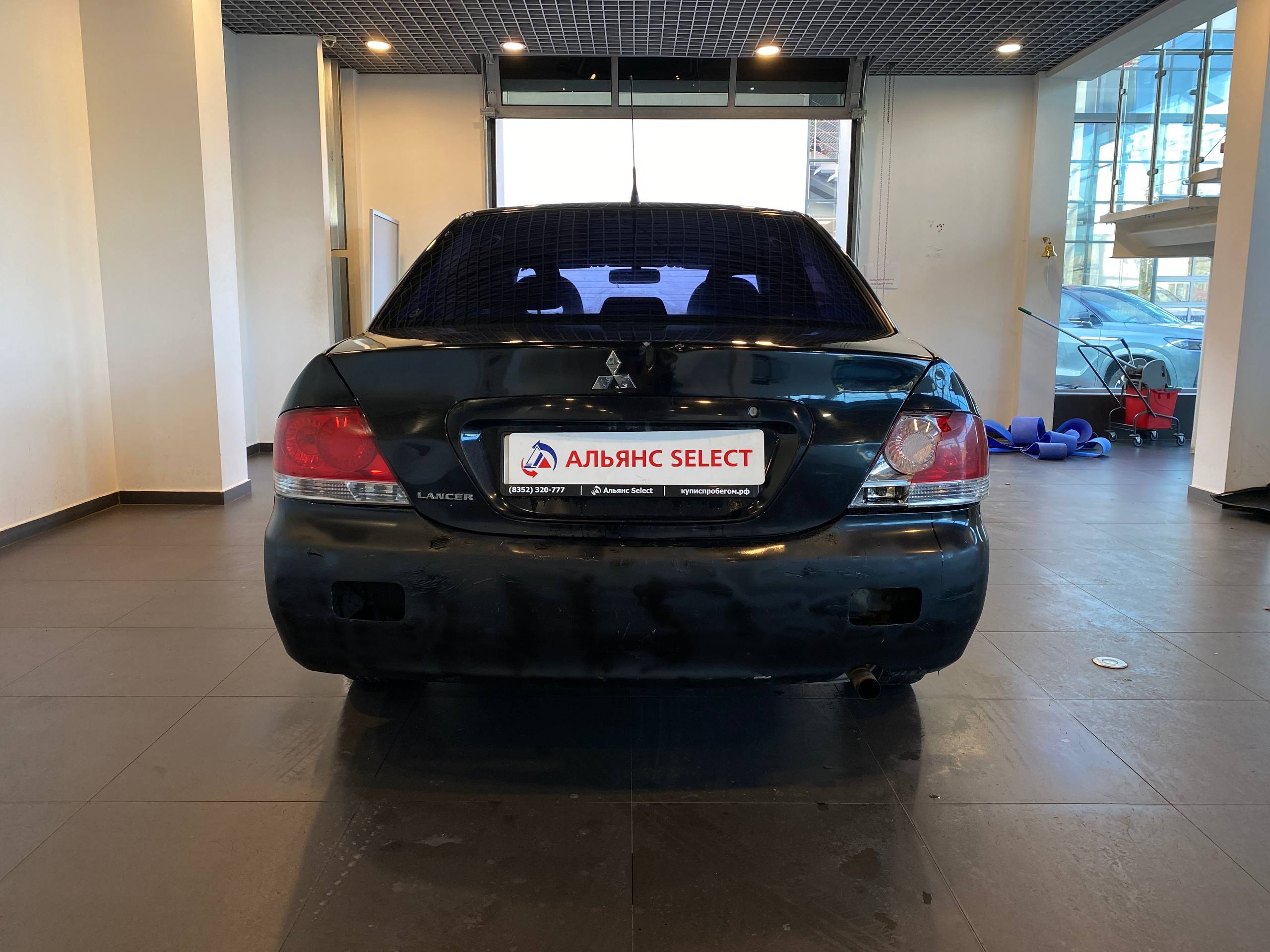 MITSUBISHI LANCER
