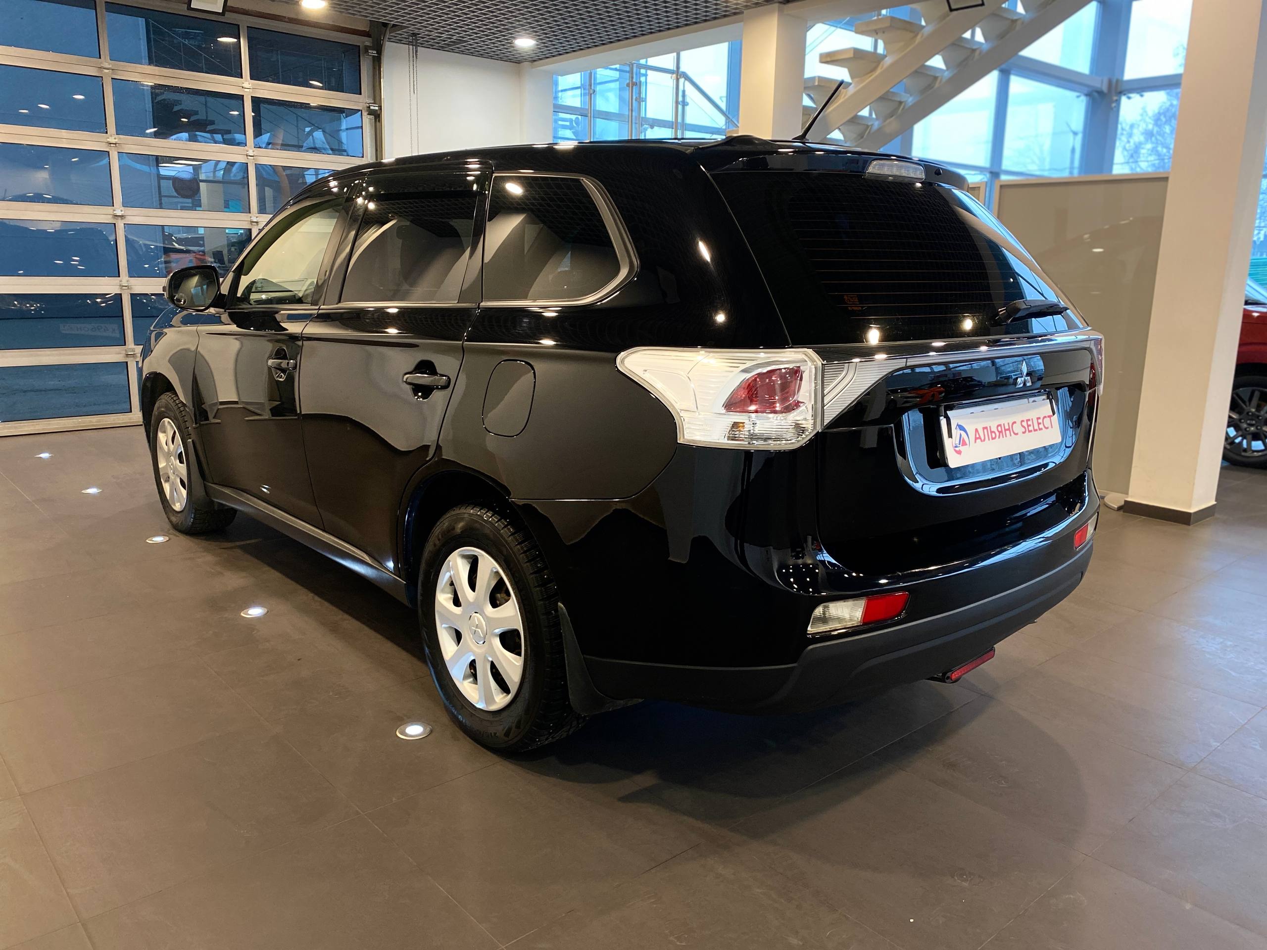 MITSUBISHI OUTLANDER