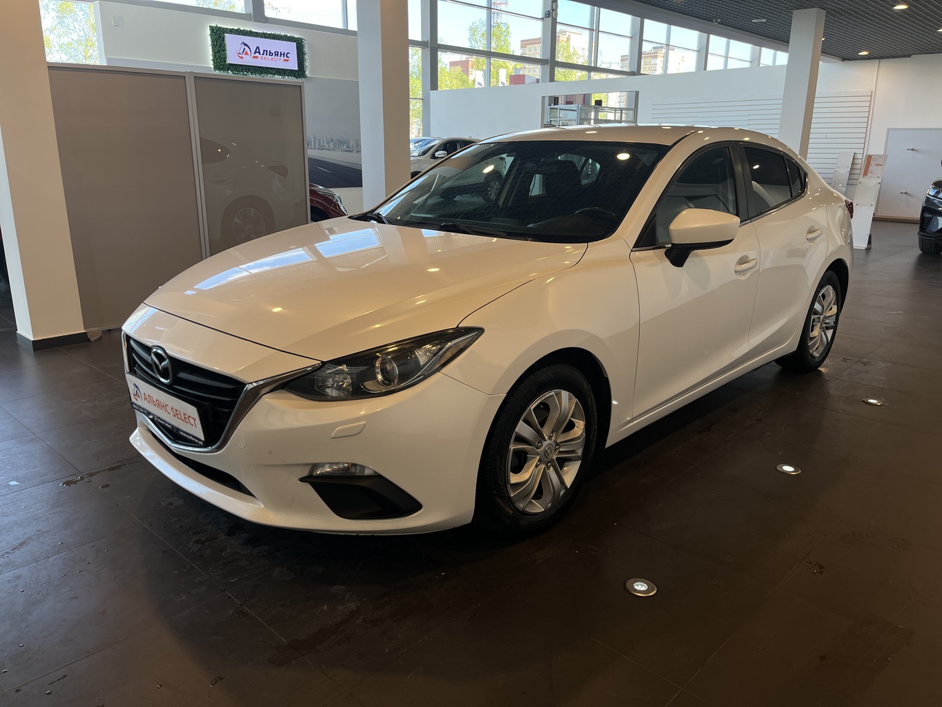 MAZDA 3