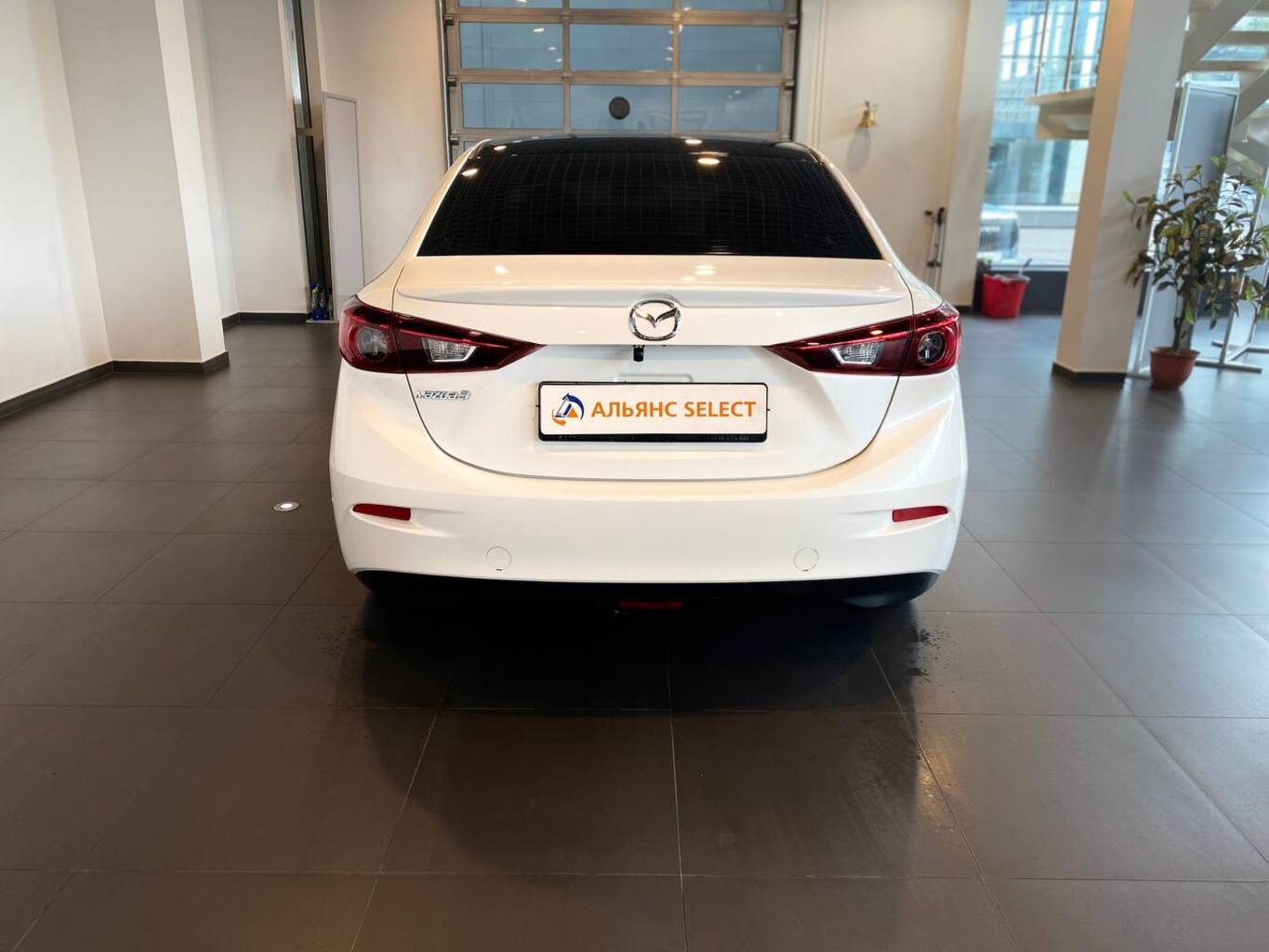 MAZDA 3
