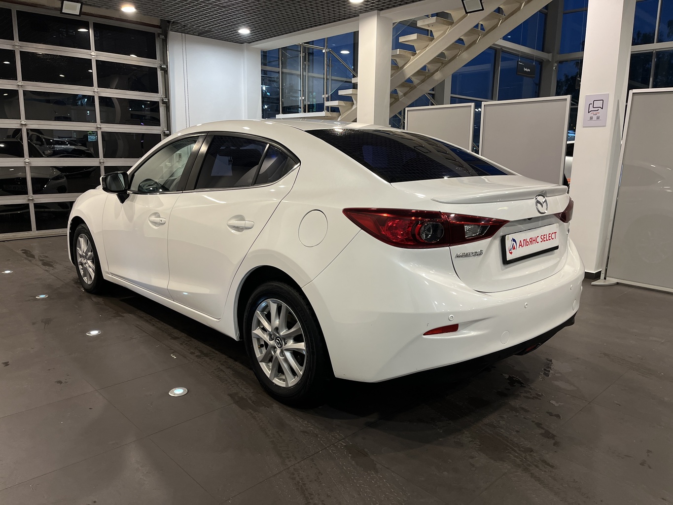 MAZDA 3