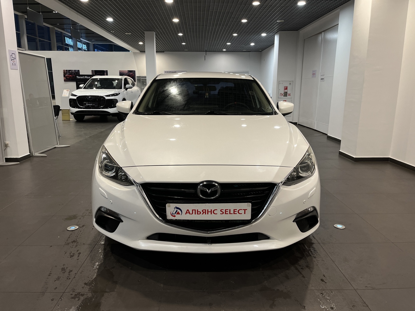 MAZDA 3