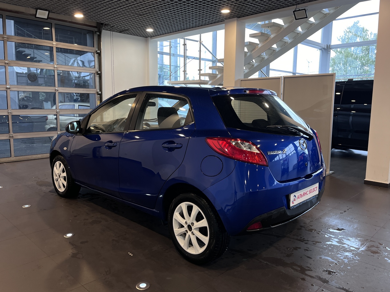 MAZDA 2
