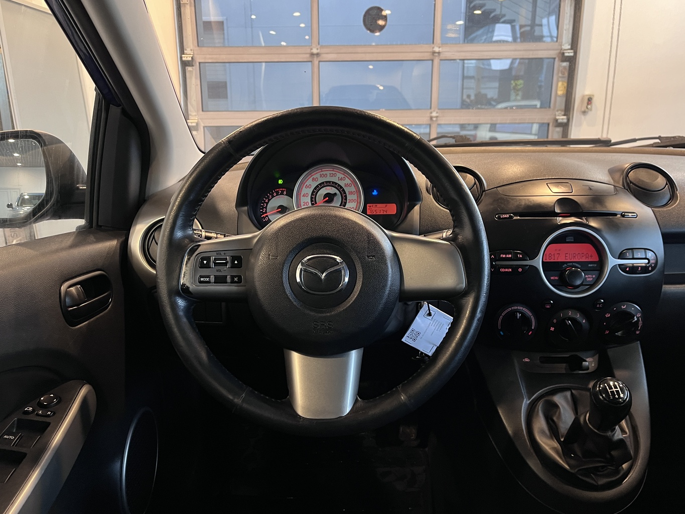 MAZDA 2