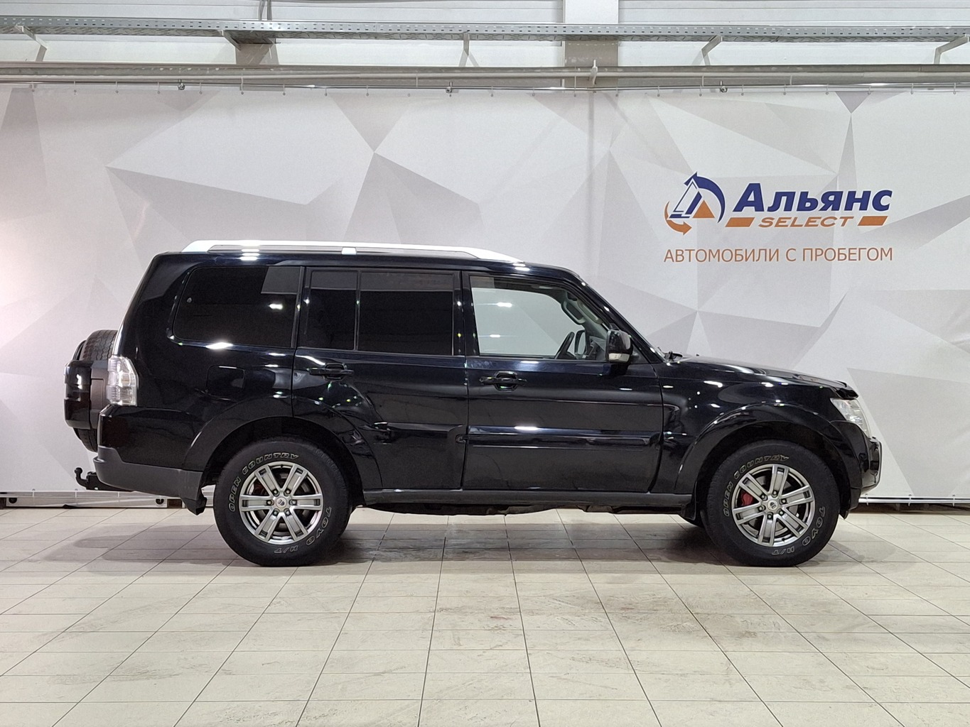 MITSUBISHI PAJERO