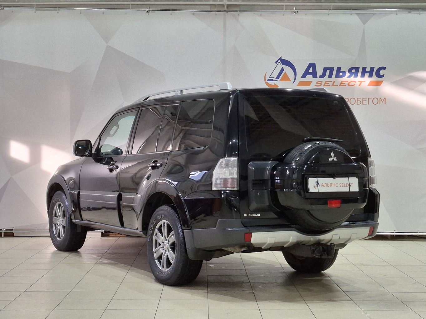 MITSUBISHI PAJERO