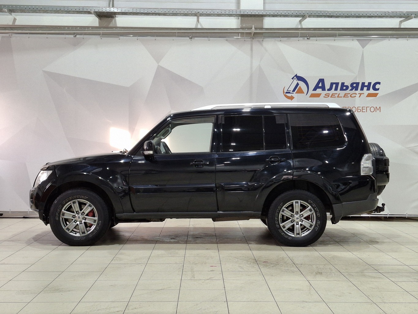 MITSUBISHI PAJERO