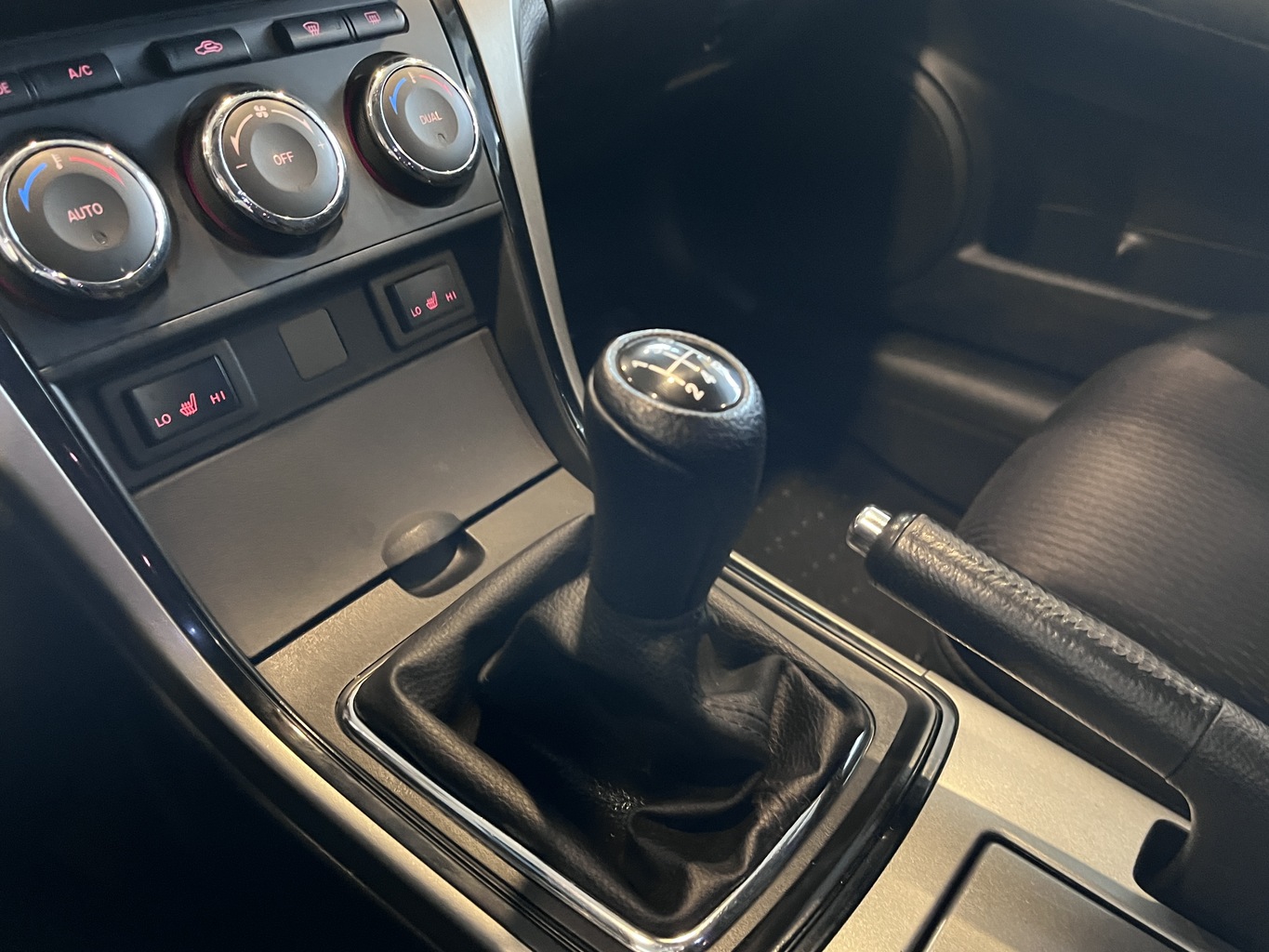 MAZDA 6