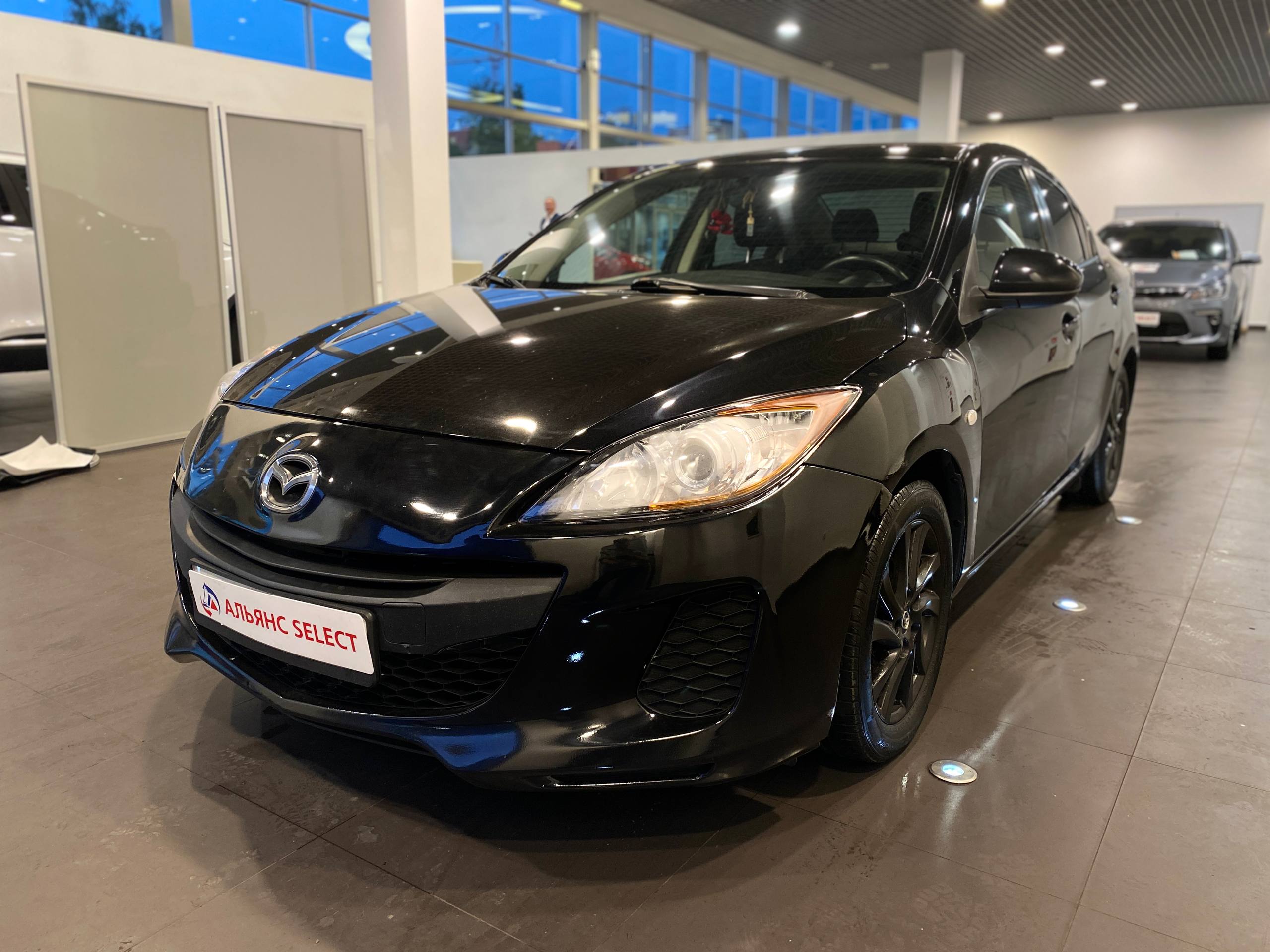 MAZDA 3