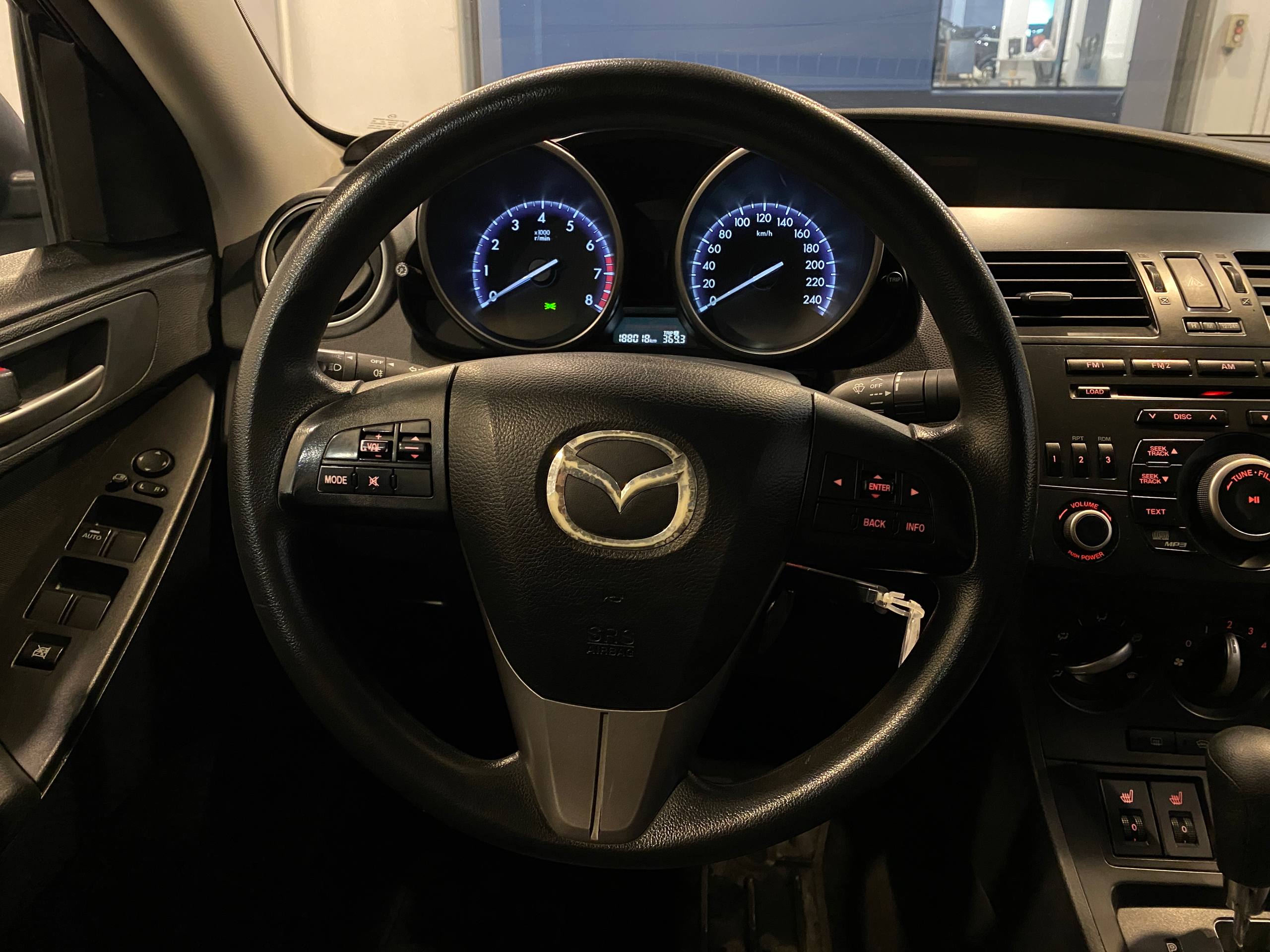 MAZDA 3