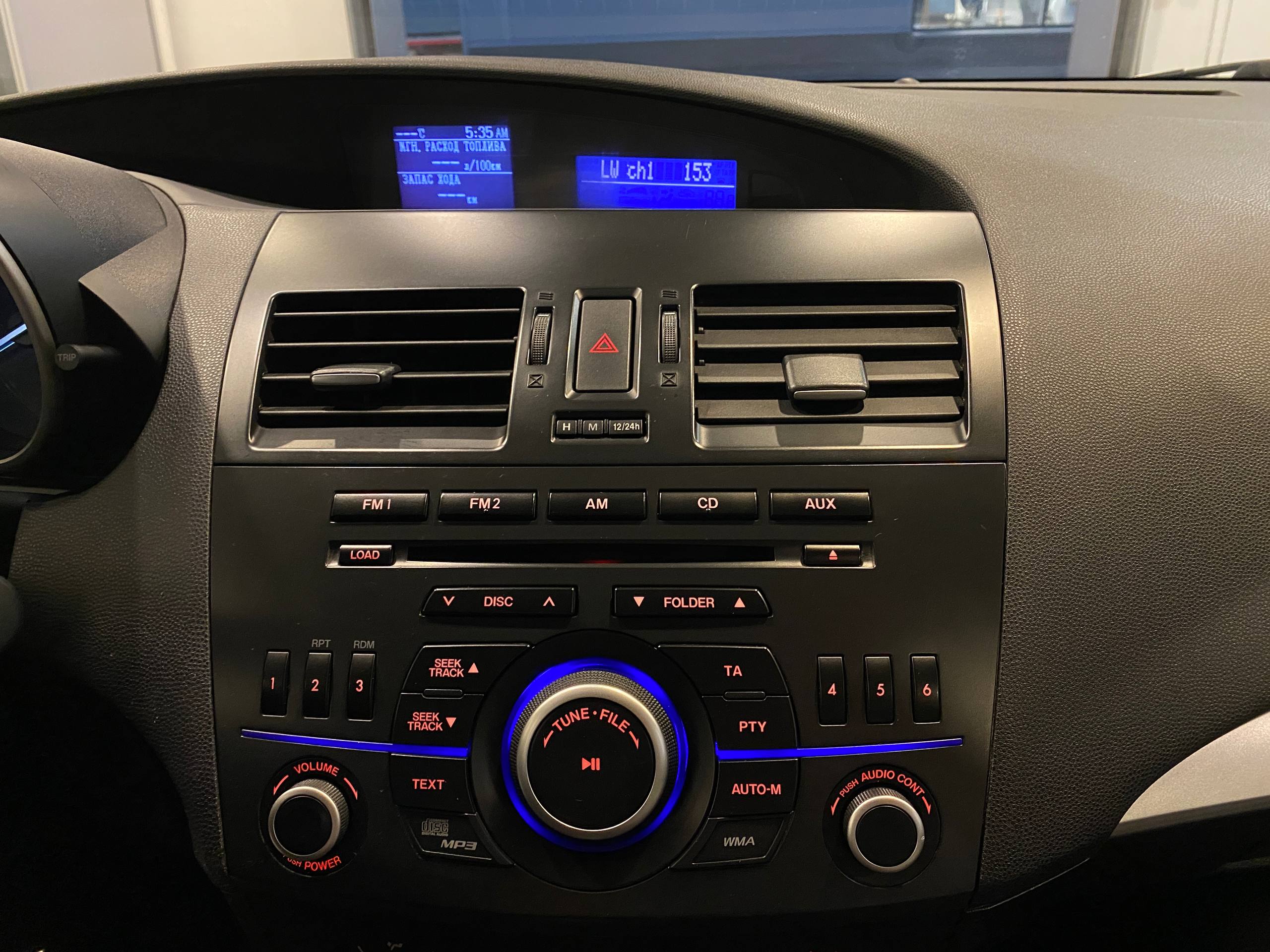 MAZDA 3