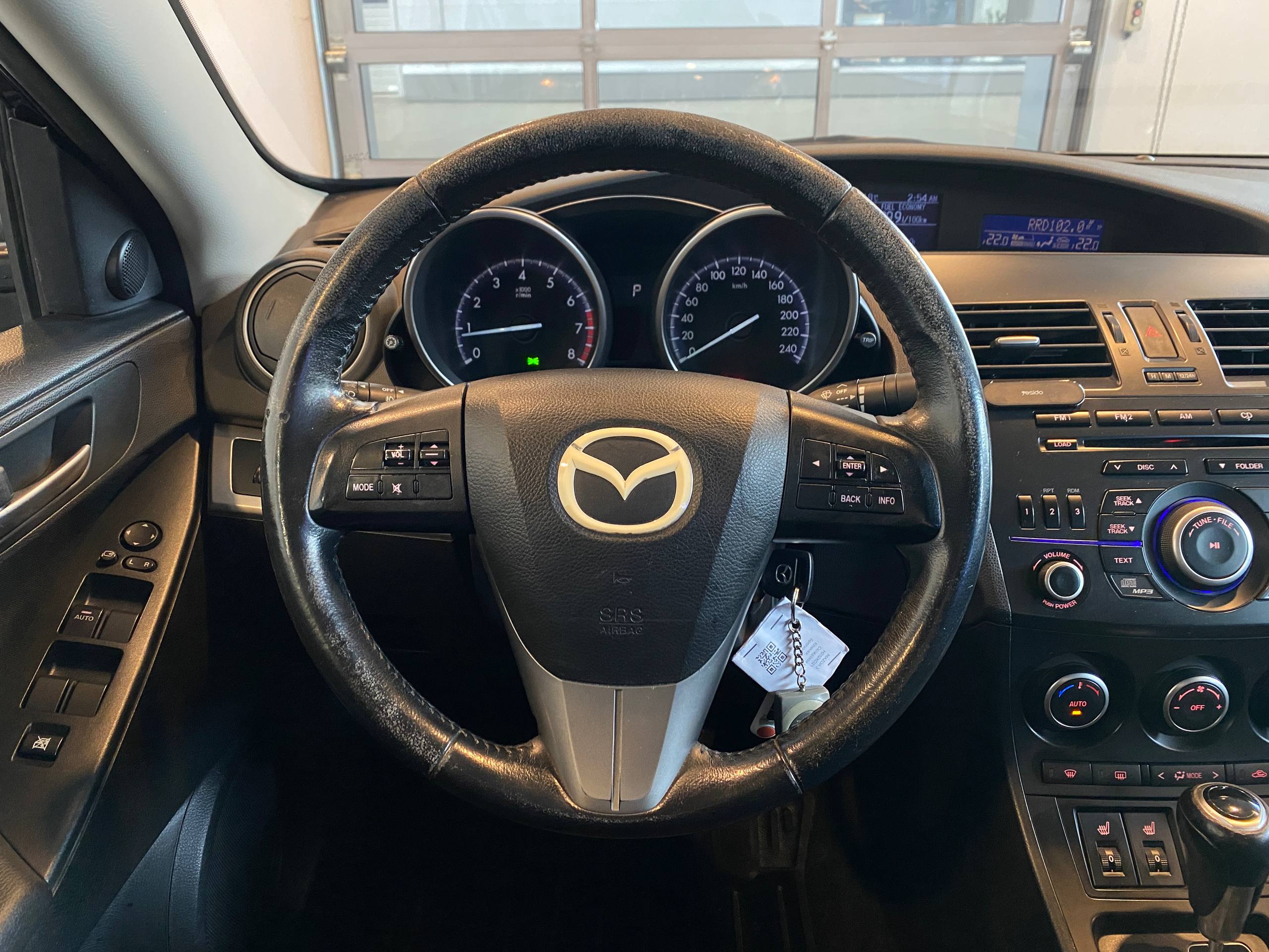 MAZDA 3