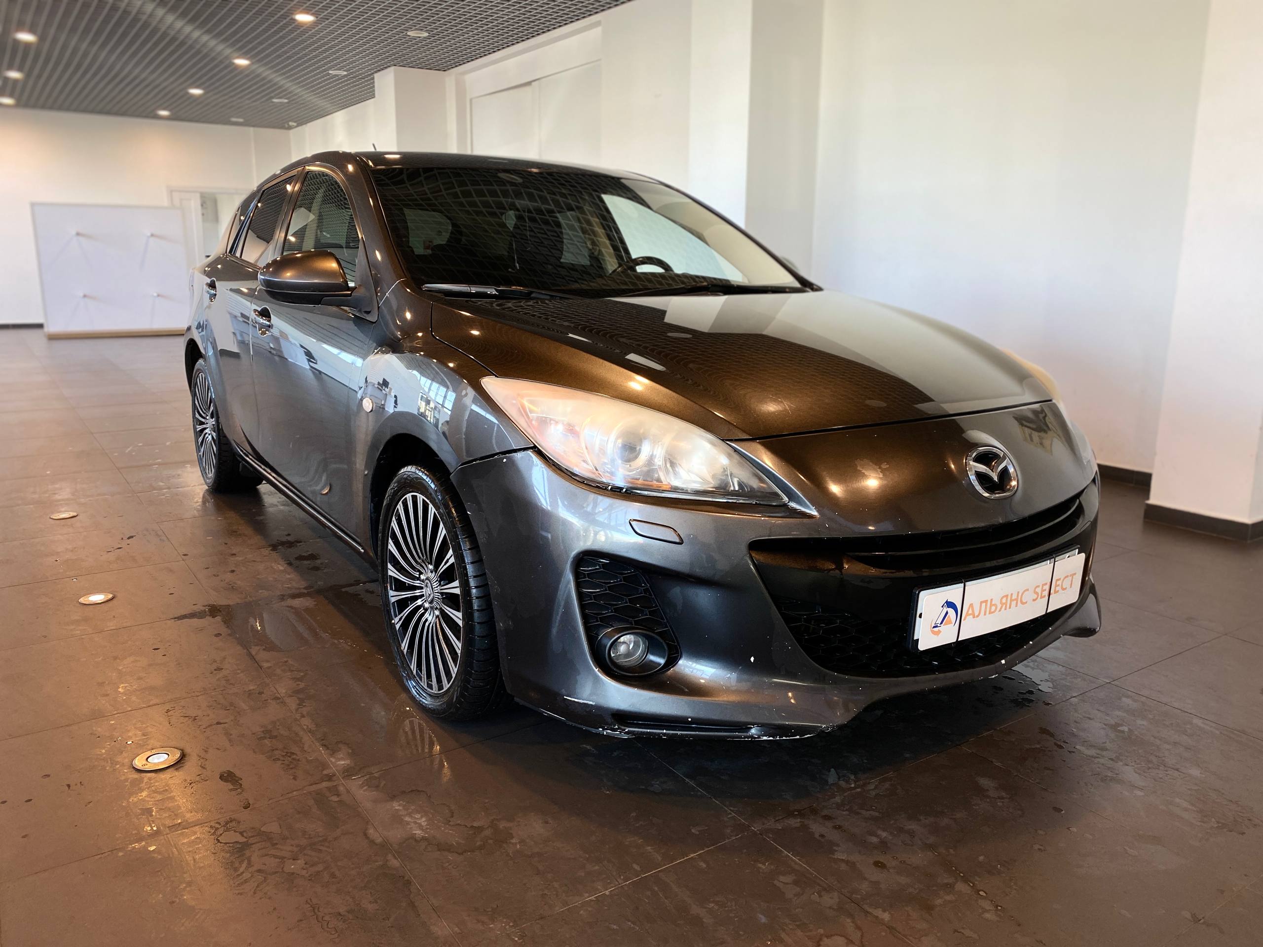 MAZDA 3