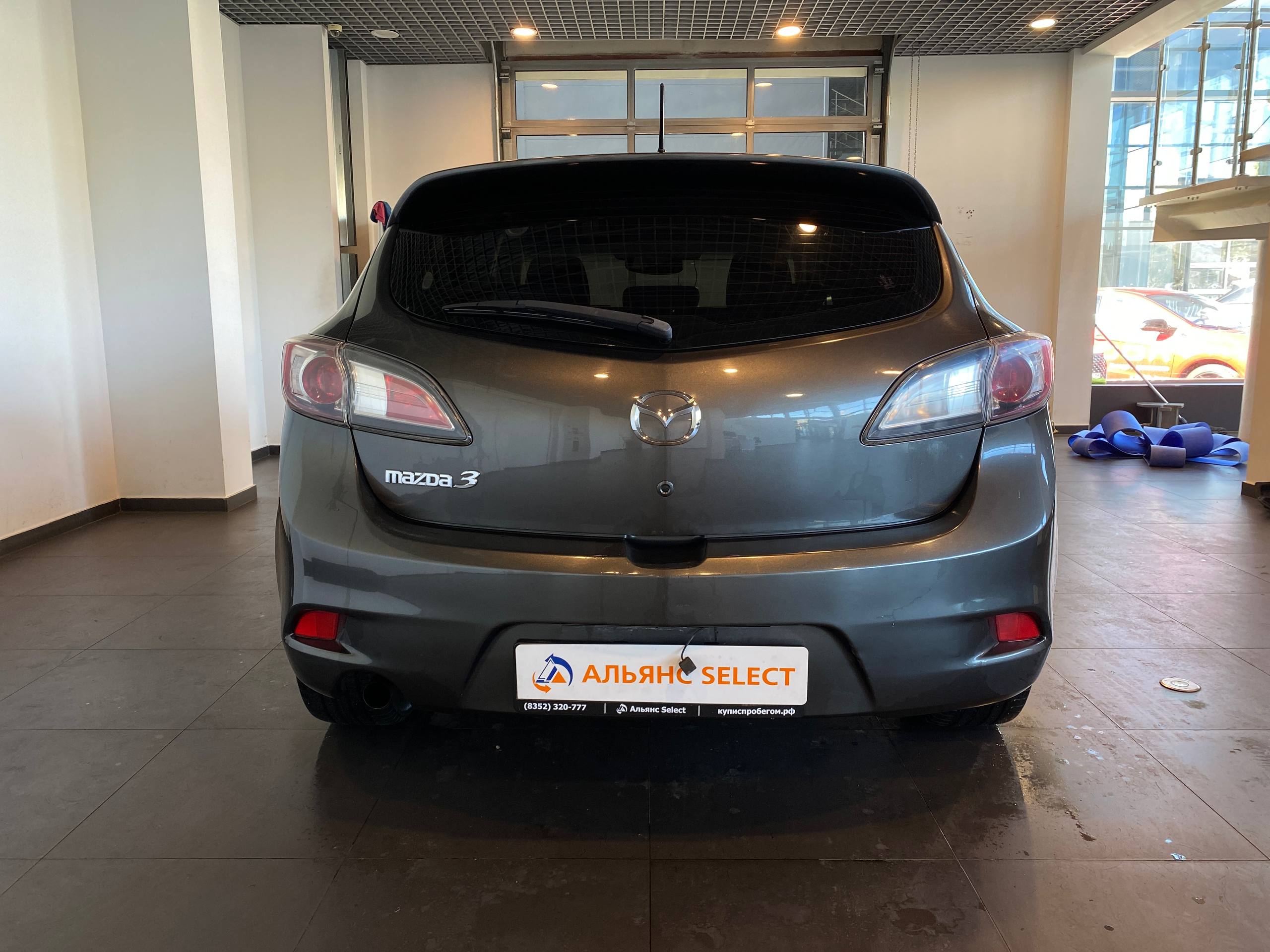 MAZDA 3