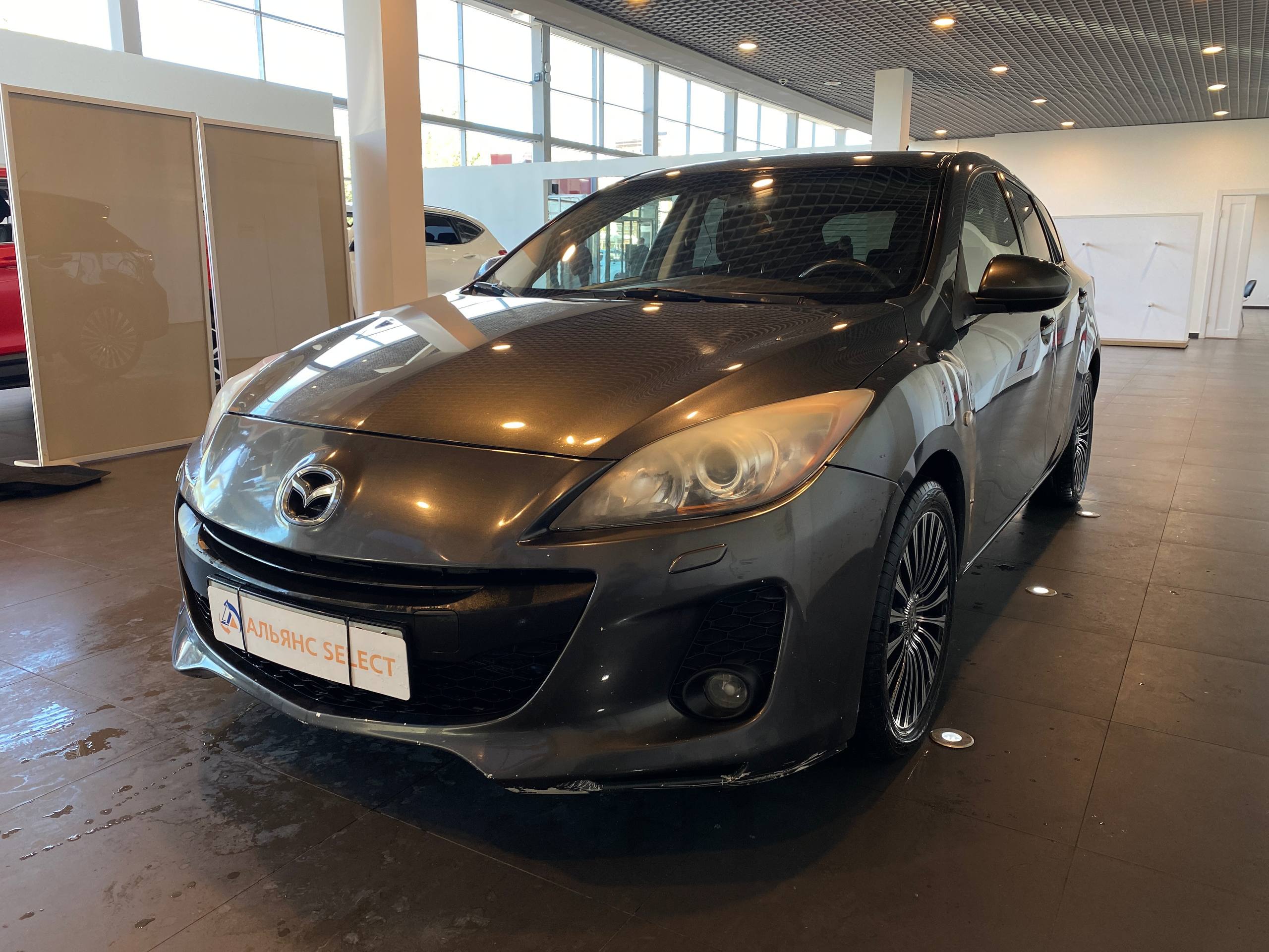MAZDA 3