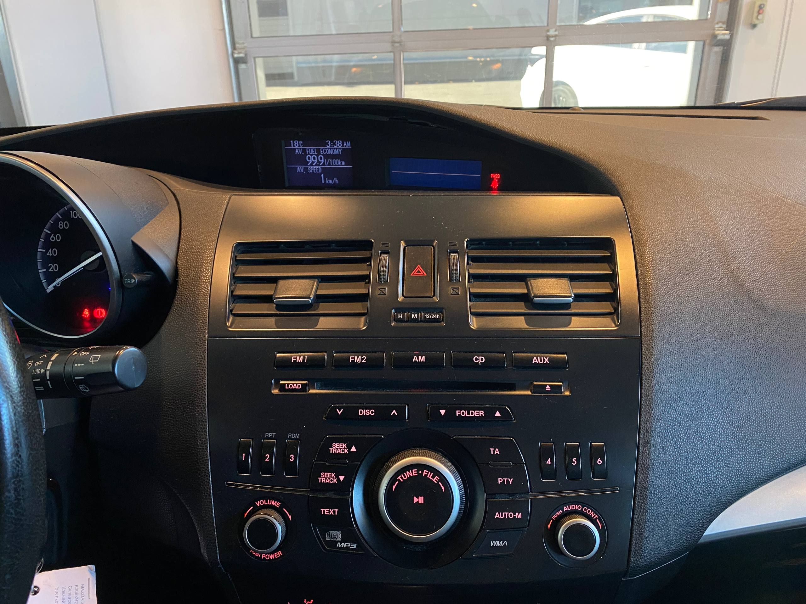 MAZDA 3