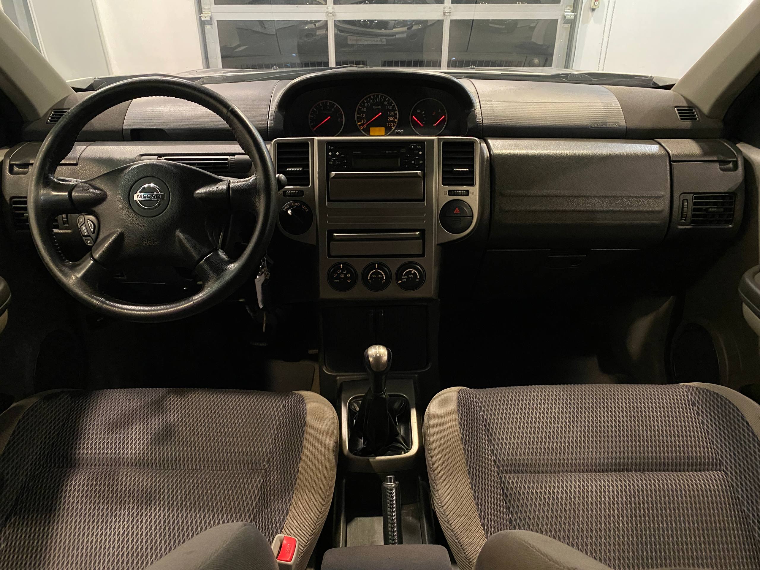 NISSAN X-TRAIL